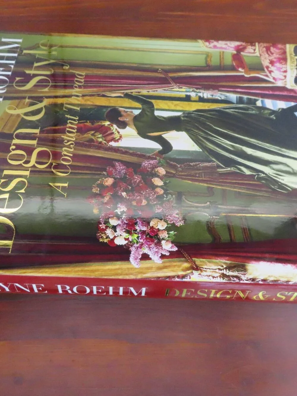 Carolyne Roehm: Design & Style: A Constant Thread (Rizzoli) - Picture 2 of 16